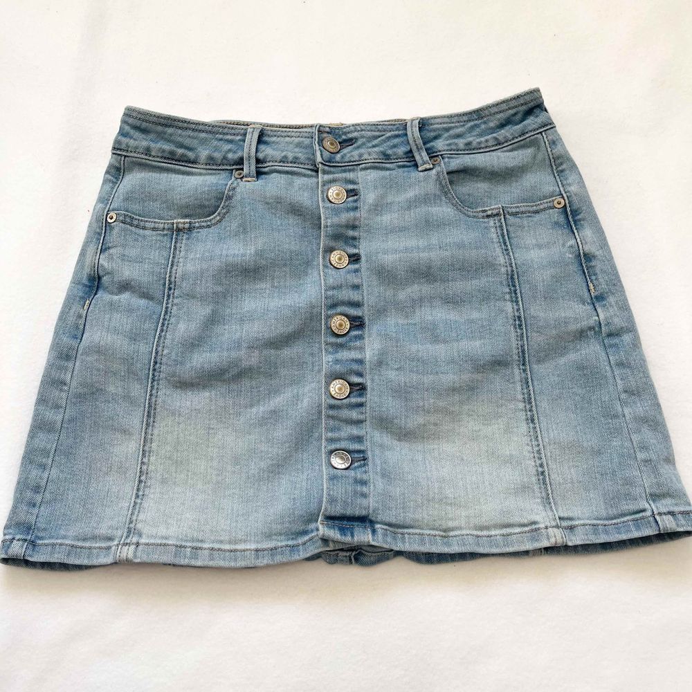 American Eagle High Rise A-Line Light Wash Denim Skirt Size 10